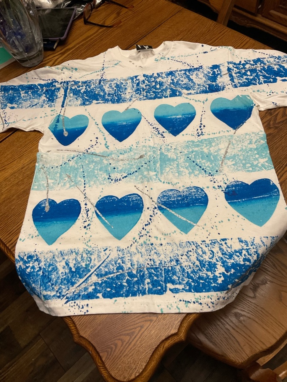 7-2026 Women's White Short Sleeve Tee with Blue Heart Print LA TRANSFER 1X TALL